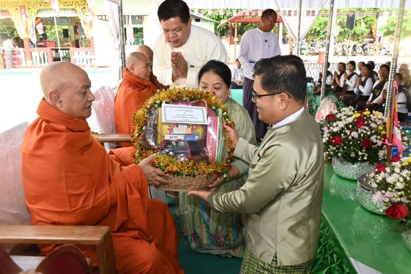 ကချင်ပြည်နယ်အစိုးရအဖွဲ့ကကြီးမှူး၍ မြစ်ကြီးနားမြို့ ရှေးဟောင်းသမိုင်းဝင်လောကမာရ်အောင် စေတီတော်မြတ်ကြီးအတွင်း ကဆုန်လပြည့်(ဗုဒ္ဓနေ့)နှင့်ကဆုန်ညောင်ရေသွန်း လောင်းပူဇော်ပွဲအခမ်းအနားကျင်းပပြုလုပ်
