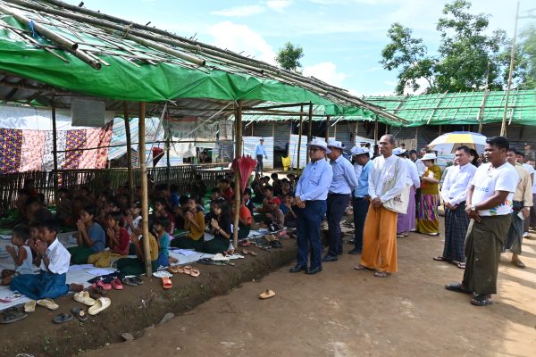 ကချင်ပြည်နယ်ဝန်ကြီးချုပ် ပမ္မတီး(ရွှေအိုက်)ရပ်ကွက်အတွင်းရှိ ရှမ်းမျိုးနွယ်စုယာယီတိမ်းရှောင်စခန်းနေ မိသားစုများအား အခြေခံစားသောက်ကုန်များ ထောက်ပံ့ပေးအပ်၊ လိုအပ်သည်များ ဖြည့်ဆည်းဆောင်ရွက်ပေး