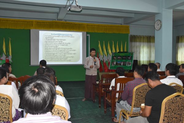 ကချင်ပြည်နယ်စိုက်ပျိုးရေးဦးစီးဌာနက ဒေသတွင်းပြည်ပပို့ကုန်သီးနှံဖြစ်သည့် ငှက်ပျောသီးနှံတွင် ပိုးသတ်ဆေးဓာတ်ကြွင်းကင်းစင်ရေး၊ စိုက်ပျိုးရေးဆိုင်ရာ အလေ့အကျင့်ကောင်းများဖြင့် စိုက်ပျိုးထုတ်လုပ်နိုင်ရေး နည်းပညာပေးဆွေးနွေး