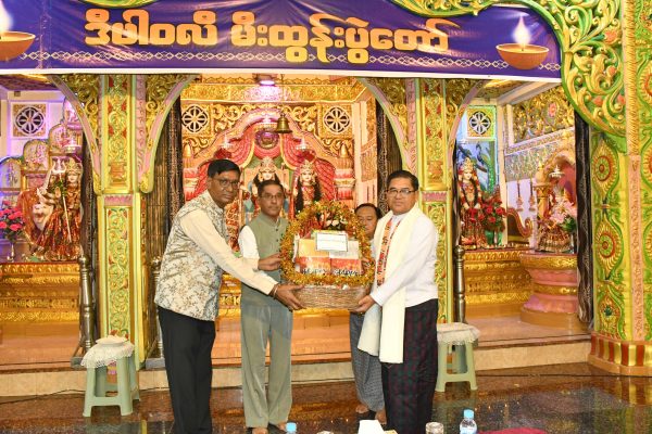 ဟိန္ဒူဘာသာဝင်တို့၏ အထွဋ်အမြတ်ပွဲတော်နေ့ဖြစ်သည့် ဒီပါဝလီ မီးထွန်းပွဲတော်သို့တက်ရောက်၊ စက္ခုဒါနအဖြစ် အခမဲ့ မျက်စိစမ်းသပ်ခွဲစိတ်ကုသပေးခြင်းလုပ်ငန်းတွင် ပါဝင်ကူညီဆောင်ရွက်ပေးသူများအား ဂုဏ်ပြုချီးမြှင့်